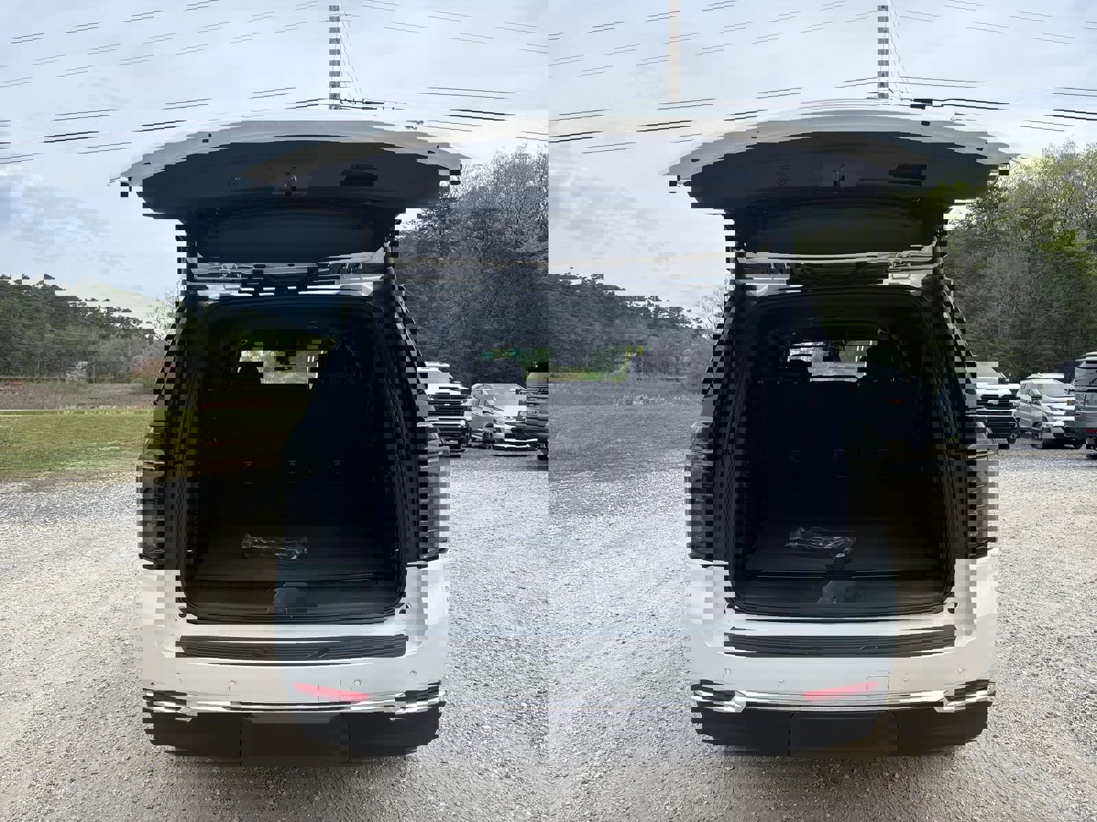 New 2026 Chevrolet Suburban LT image 26