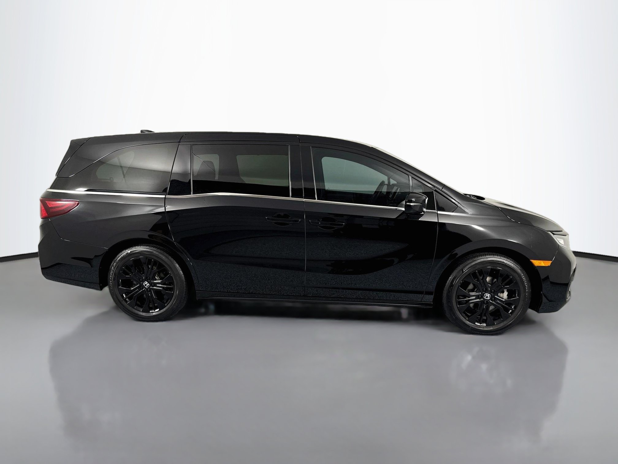 Certified 2025 Honda Odyssey Sport-L image 4