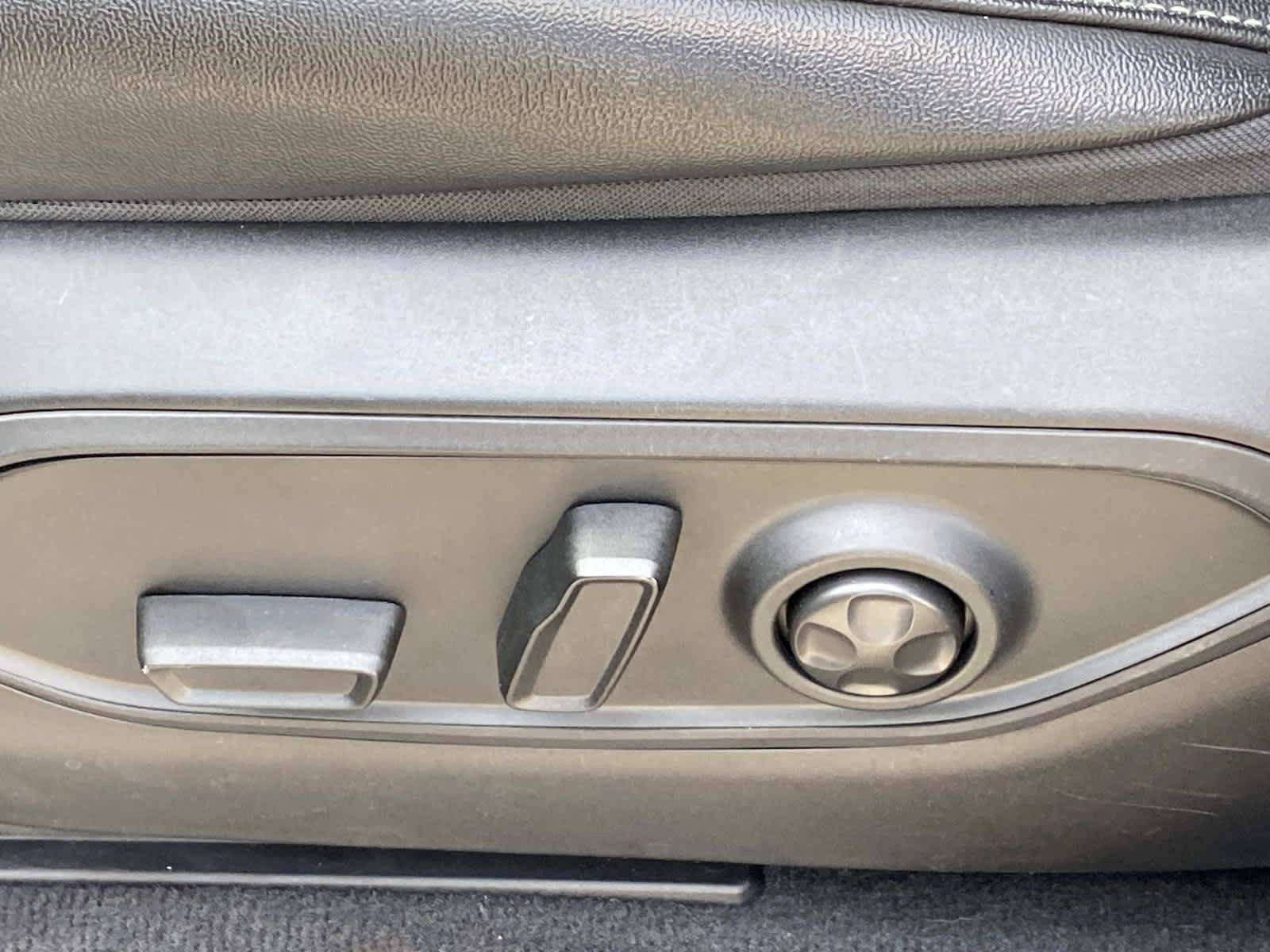Certified 2024 Jeep Grand Cherokee Altitude image 28