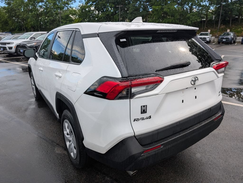 Certified 2024 Toyota RAV4 LE AWD/4WD image 6
