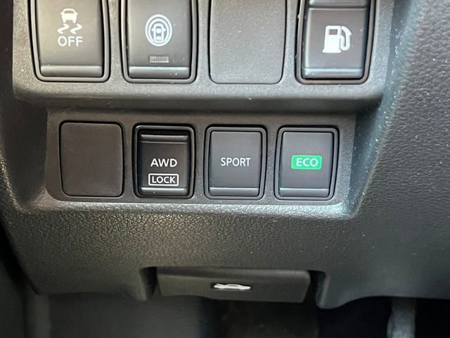 Used 2019 Nissan Rogue S AWD/4WD image 17