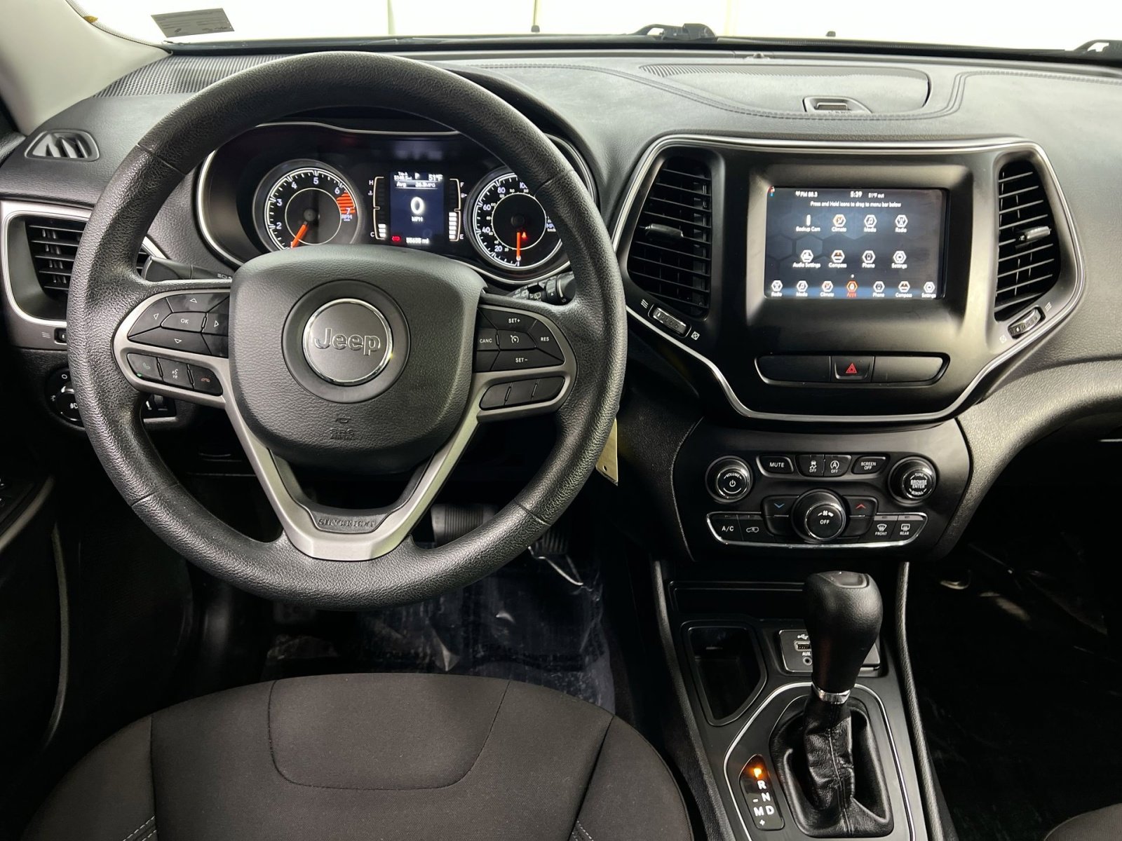 Used 2019 Jeep Cherokee Latitude w/ Popular Appearance Group image 27
