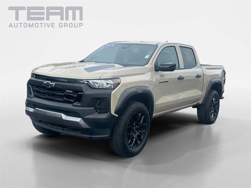 Used 2024 Chevrolet Colorado Trail Boss w/ LPO, Dark Essentials Package image 3