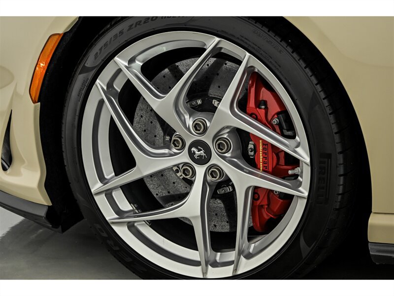 Used 2019 Ferrari 812 Superfast RWD image 11