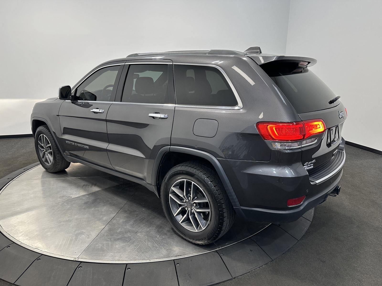 Used 2019 Jeep Grand Cherokee Limited w/ Trailer Tow Group IV AWD/4WD image 5