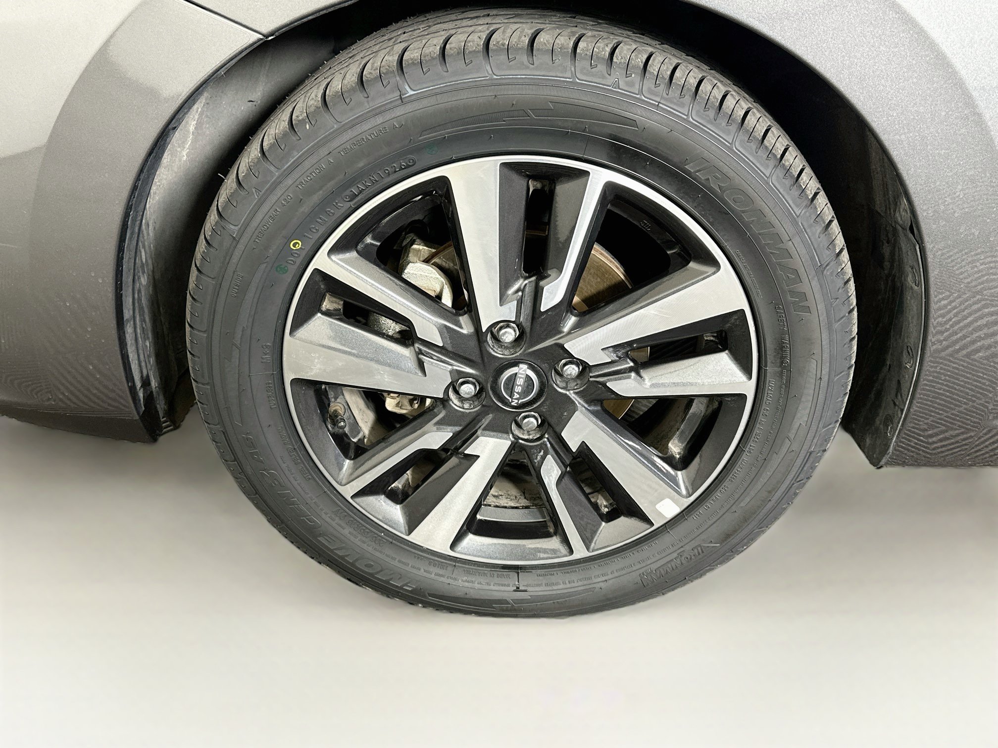Used 2024 Nissan Versa SV FWD image 11