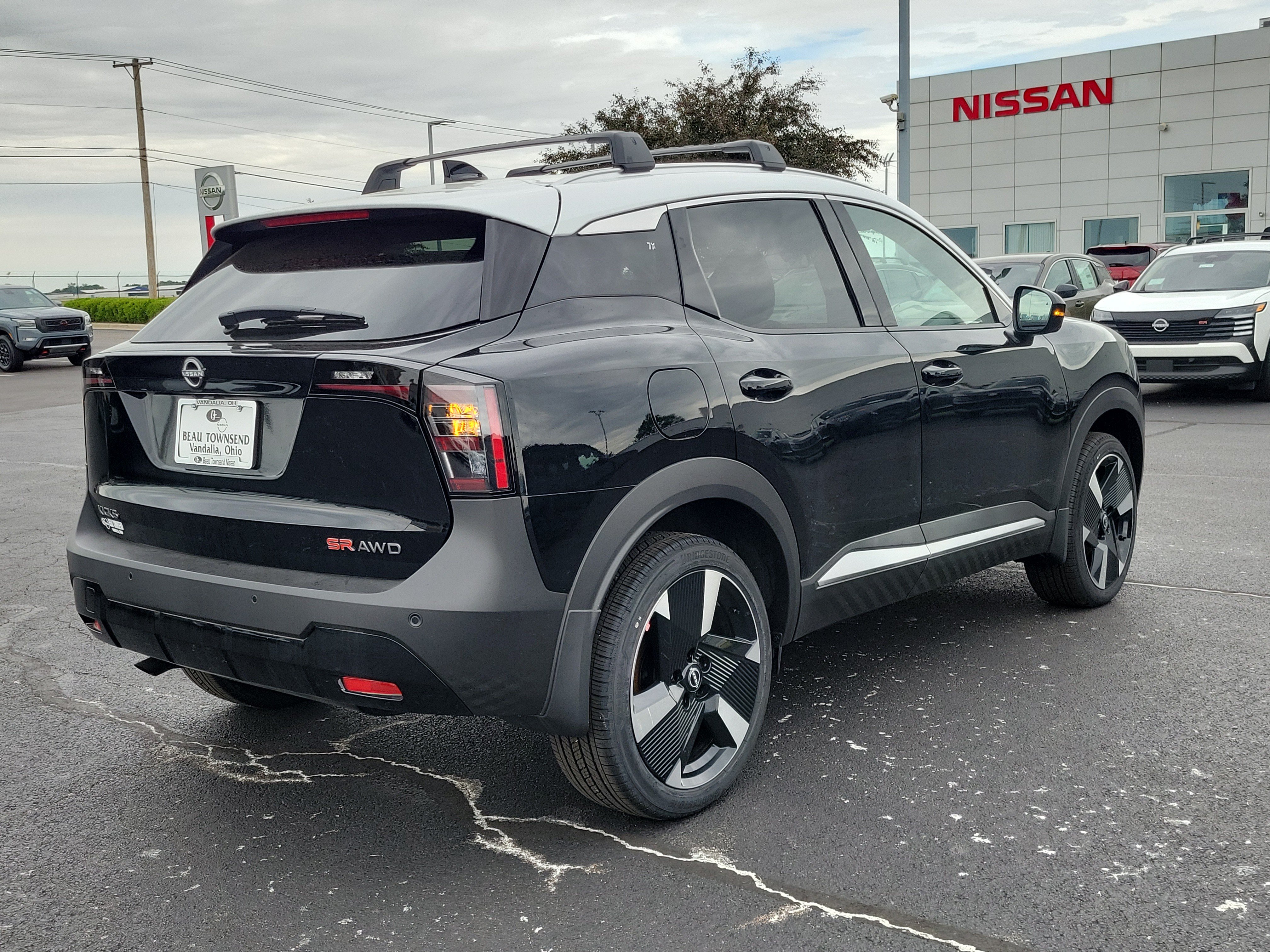 New 2026 Nissan Kicks SR w/ Cold Weather Package AWD/4WD image 4