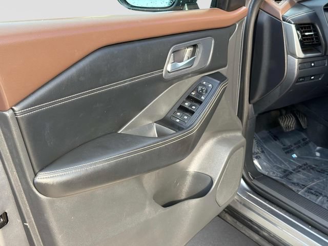 Used 2022 Nissan Rogue SV w/ SV Premium Package AWD/4WD image 22