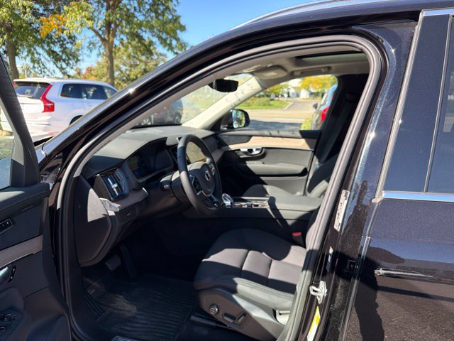 Used 2026 Volvo XC90 B6 Plus w/ Protection Package Premier AWD/4WD image 9