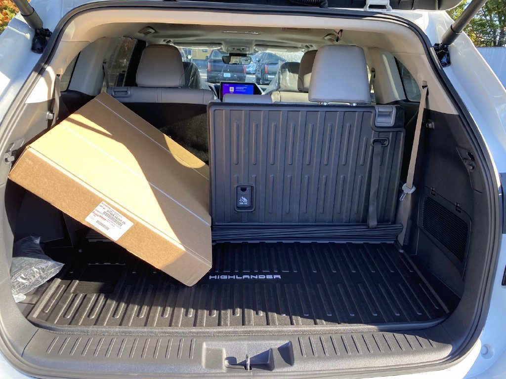 New 2026 Toyota Highlander AWD image 5