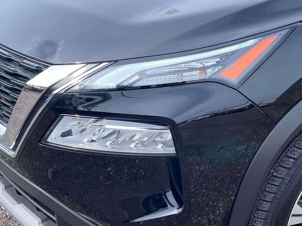 Used 2023 Nissan Rogue SV AWD/4WD image 13