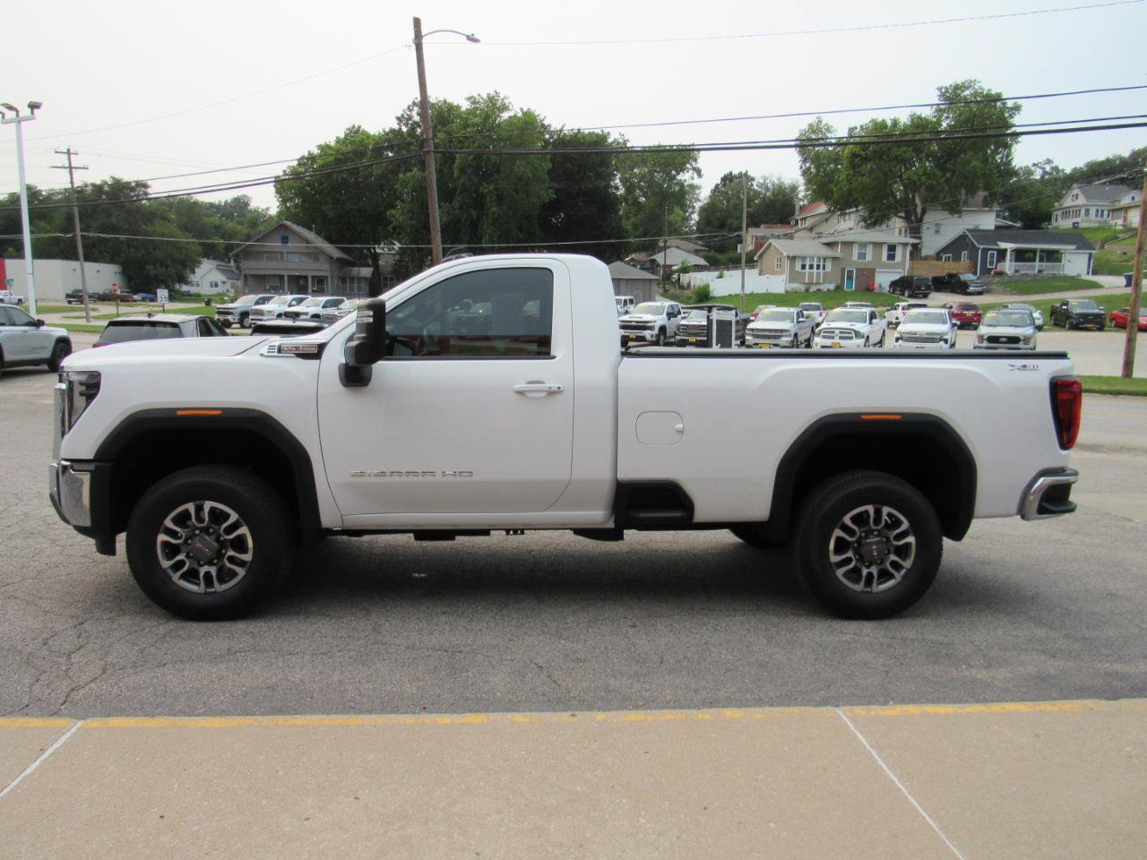 Used 2025 GMC Sierra 2500 SLE w/ SLE Convenience Package AWD/4WD image 8