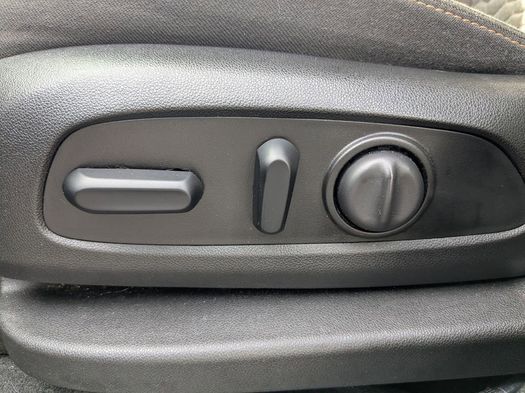 Used 2019 Chevrolet Equinox LT image 22