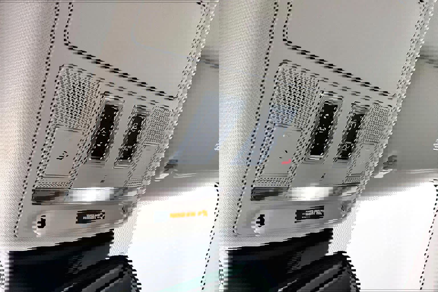 Used 2017 Jaguar F-PACE Prestige image 33