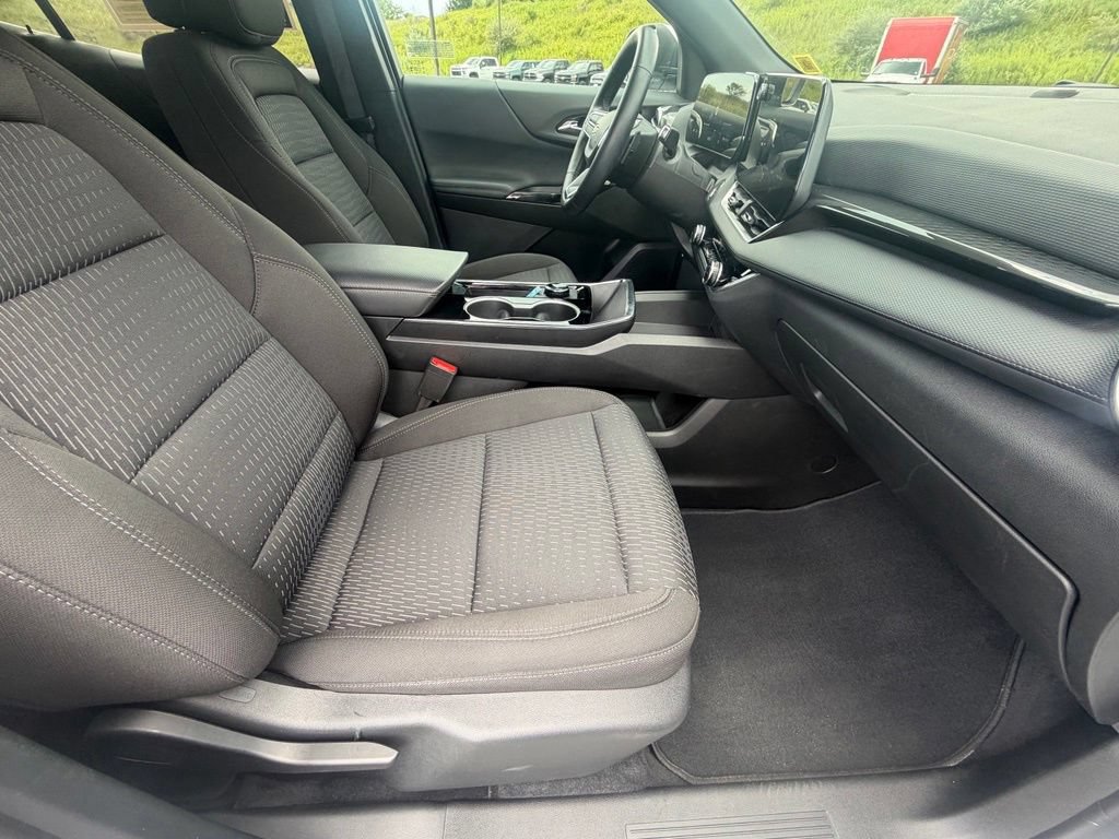 Used 2026 Chevrolet Equinox LT AWD/4WD image 38