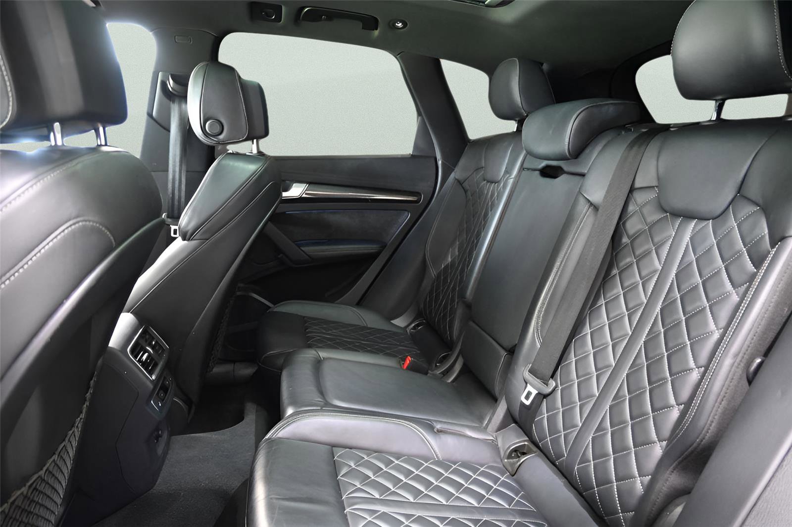 Used 2018 Audi SQ5 Premium Plus w/ S Sport Package AWD/4WD image 15