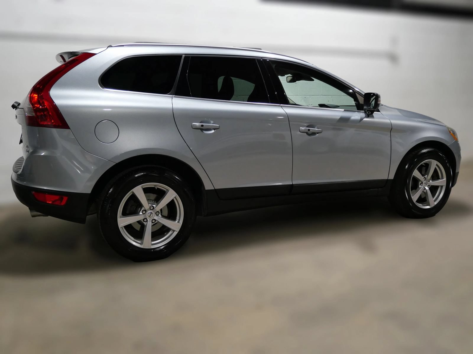 Used 2010 Volvo XC60 T6 AWD/4WD image 6