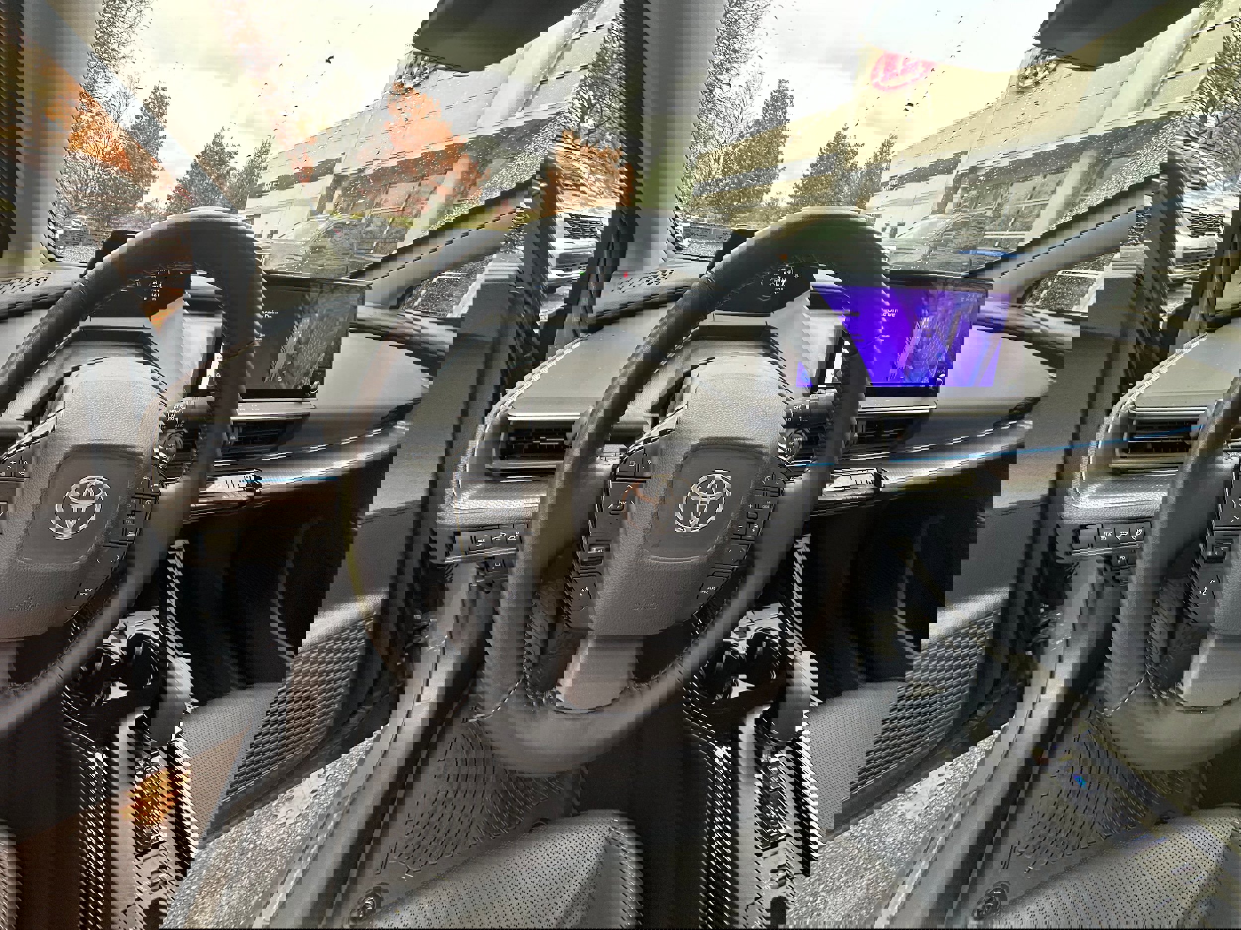 Used 2023 Toyota Prius LE image 29