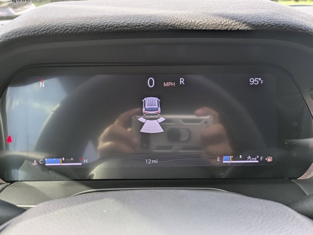 New 2025 Jeep Grand Cherokee L Laredo image 23