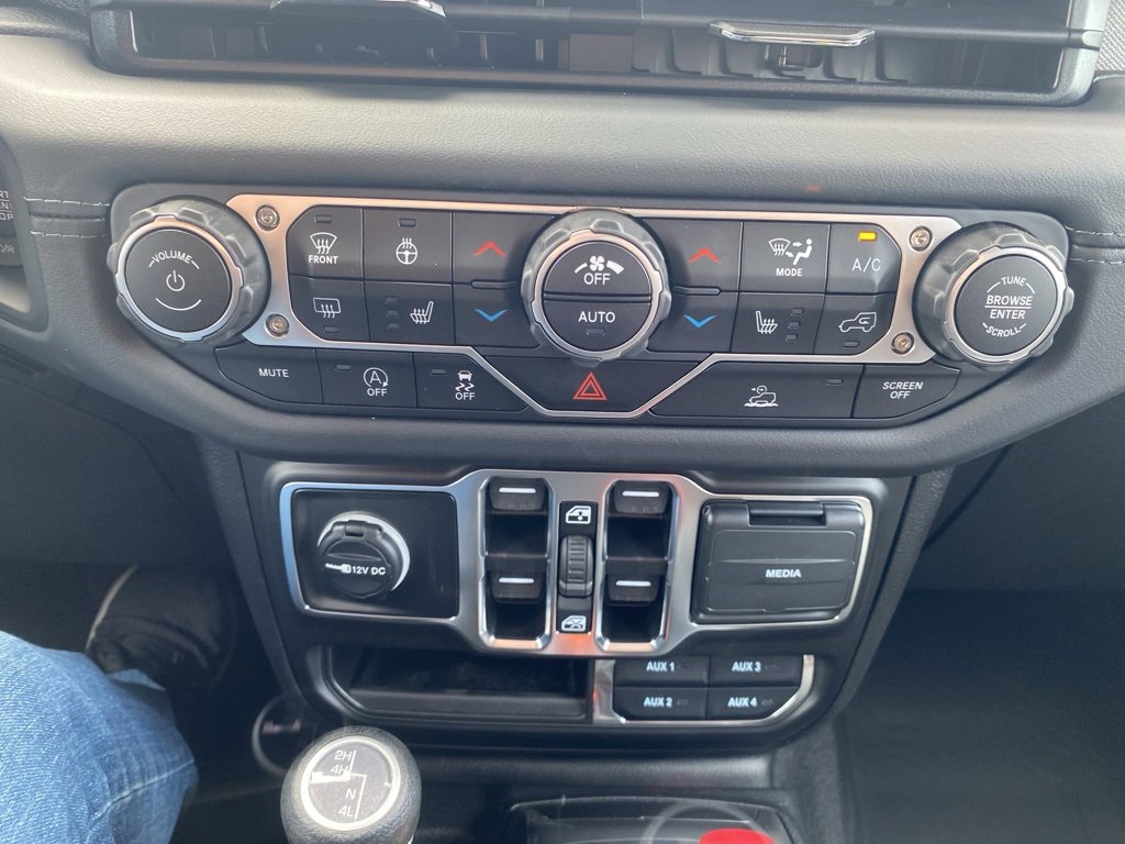 New 2025 Jeep Wrangler Sahara image 30