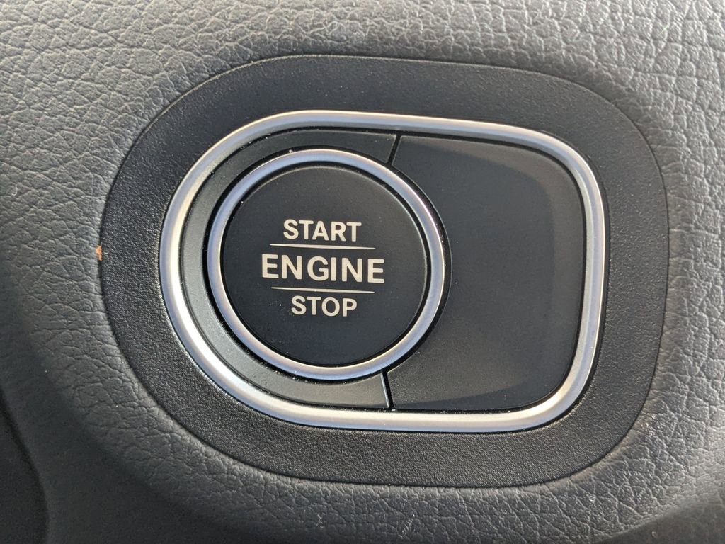 Used 2025 Mercedes-Benz GLE 450e 4MATIC image 18