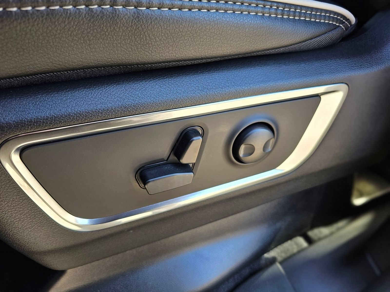 New 2026 RAM 1500 Laramie RWD image 18