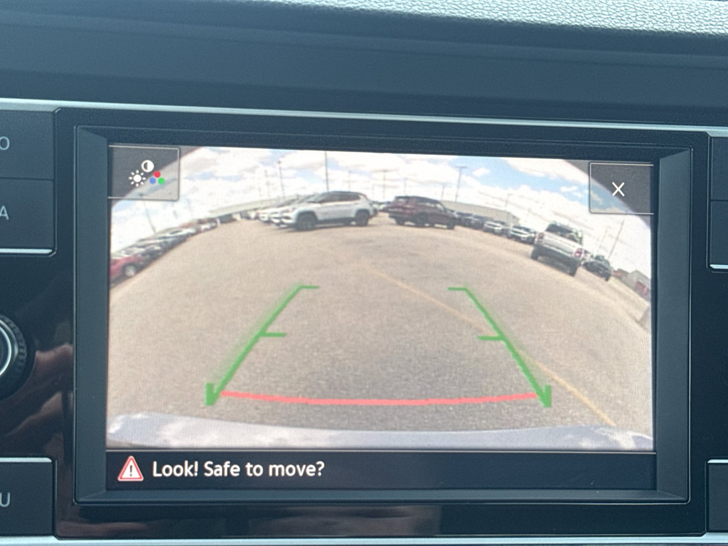 Used 2022 Volkswagen Jetta SE FWD image 19