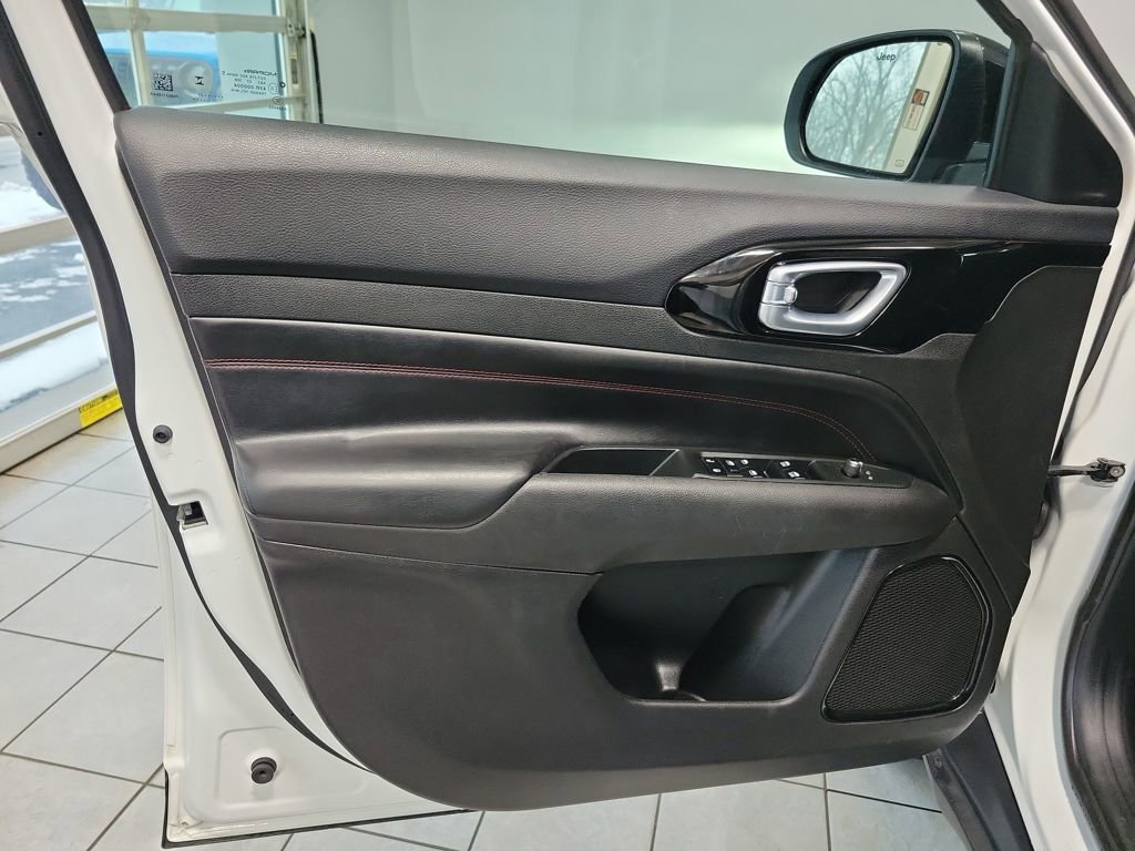 Used 2023 Jeep Compass Trailhawk w/ Trailhawk Convenience Group image 42