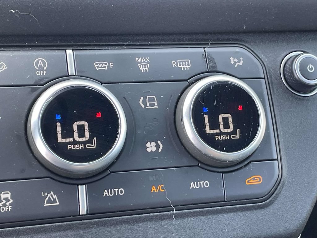 Certified 2023 Land Rover Defender 110 S AWD/4WD image 31