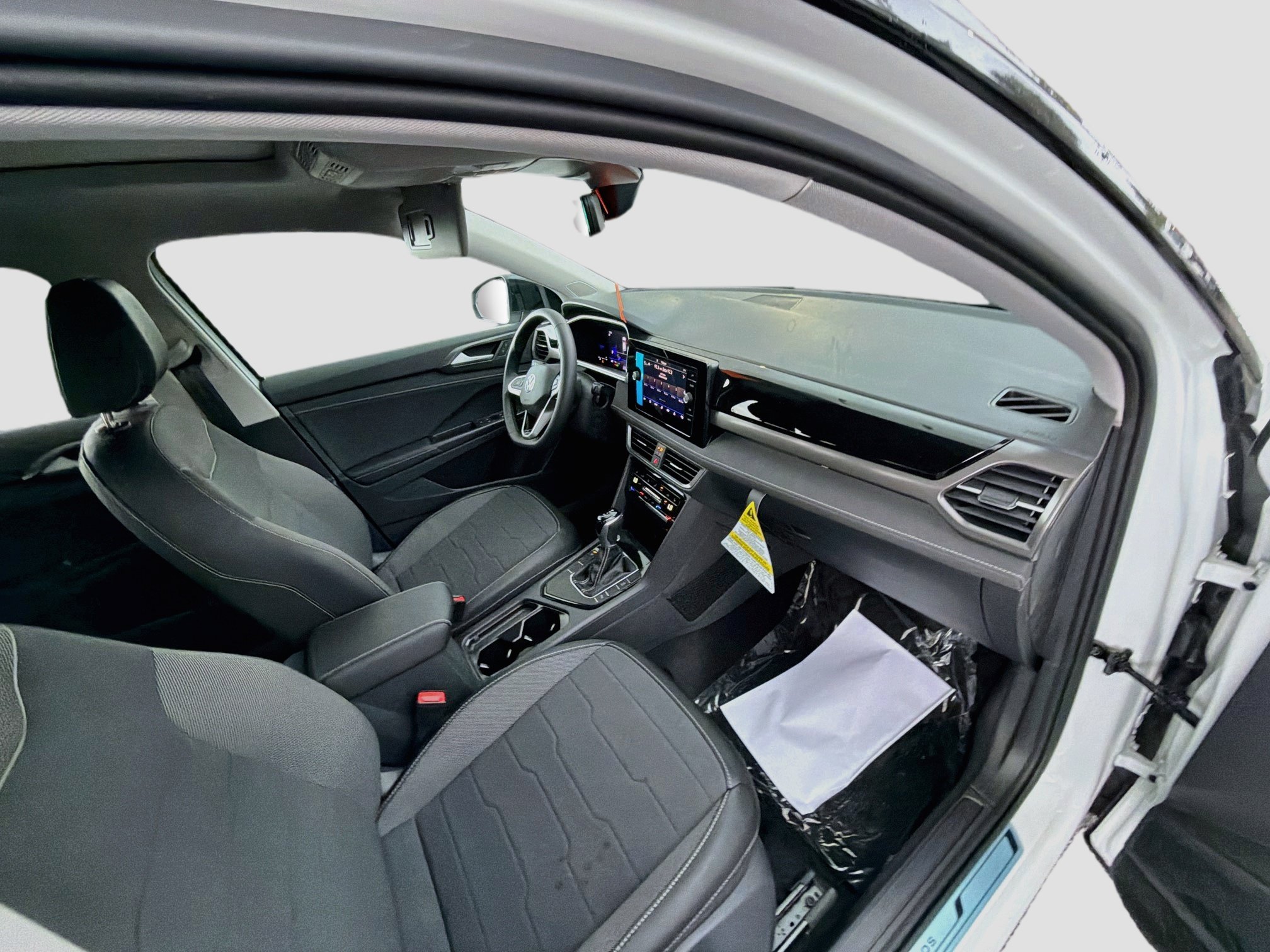 New 2026 Volkswagen Taos SE FWD image 23