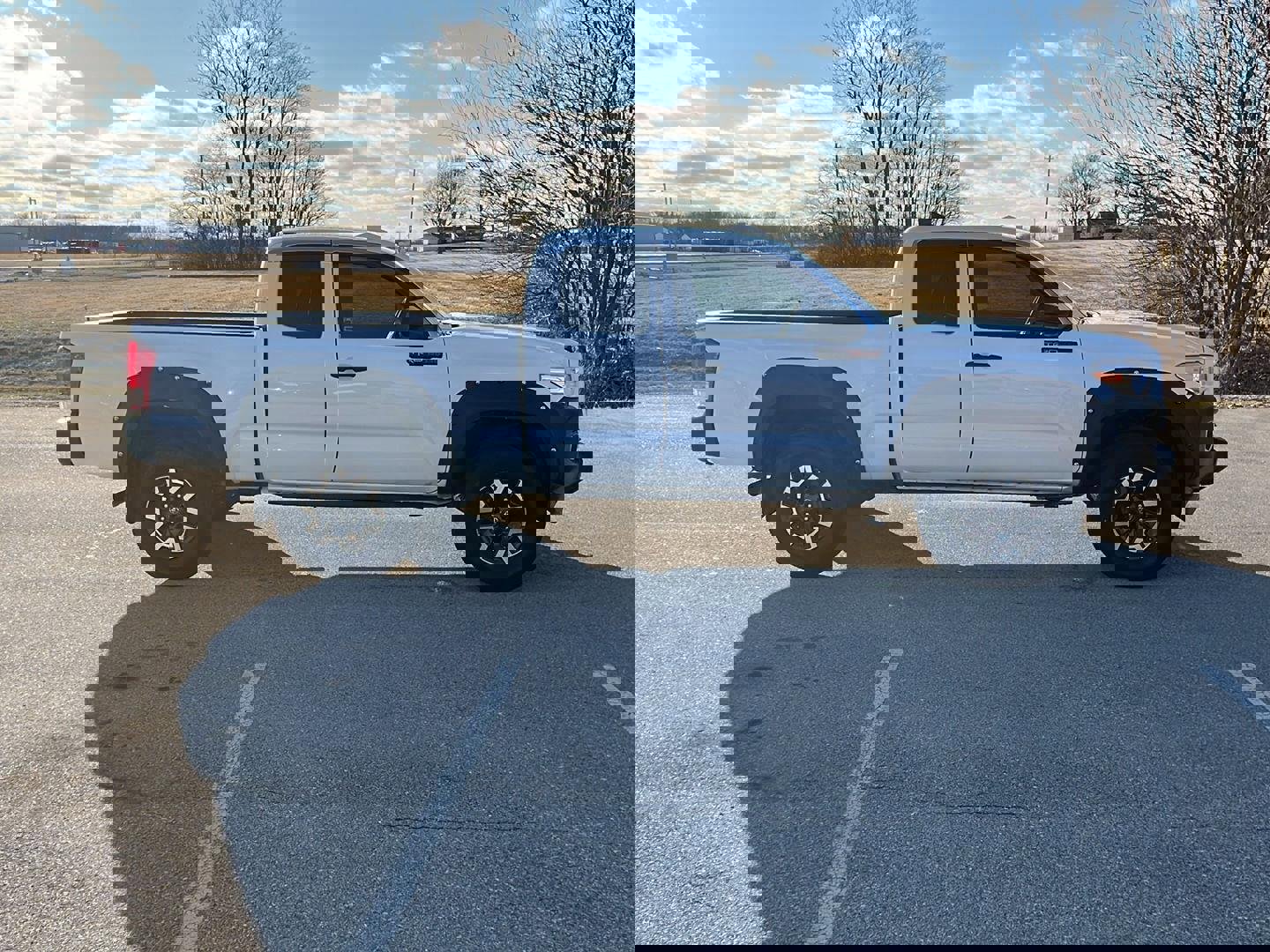 Used 2017 Toyota Tacoma SR image 6