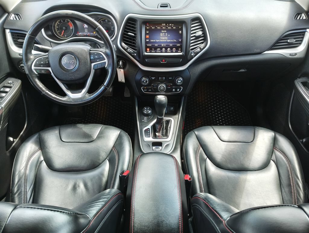 Used 2016 Jeep Cherokee Trailhawk w/ Leather Interior Group AWD/4WD image 6