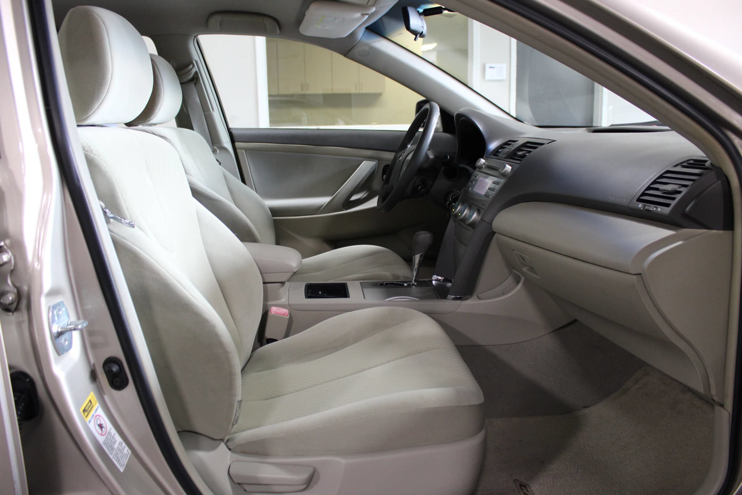 Used 2009 Toyota Camry LE FWD image 19