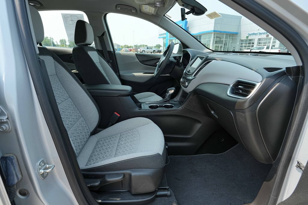 Used 2022 Chevrolet Equinox LS AWD/4WD image 22