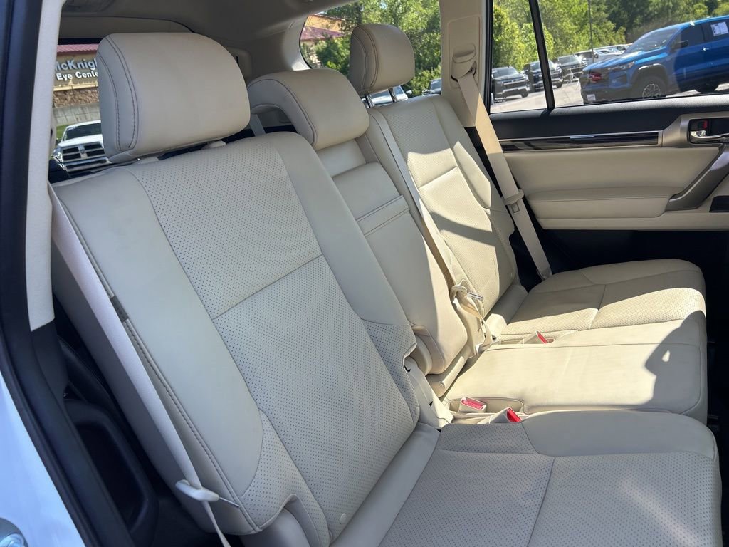 Used 2021 Lexus GX 460 Luxury w/ Accessory Package AWD/4WD image 42