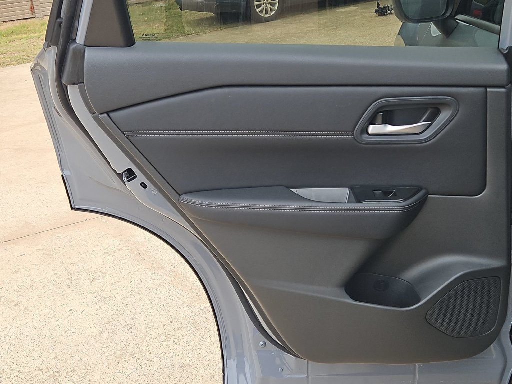 New 2026 Nissan Rogue Dark Armor FWD image 18