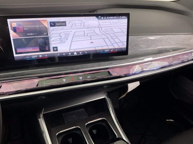 Used 2025 BMW 750e xDrive AWD/4WD image 20