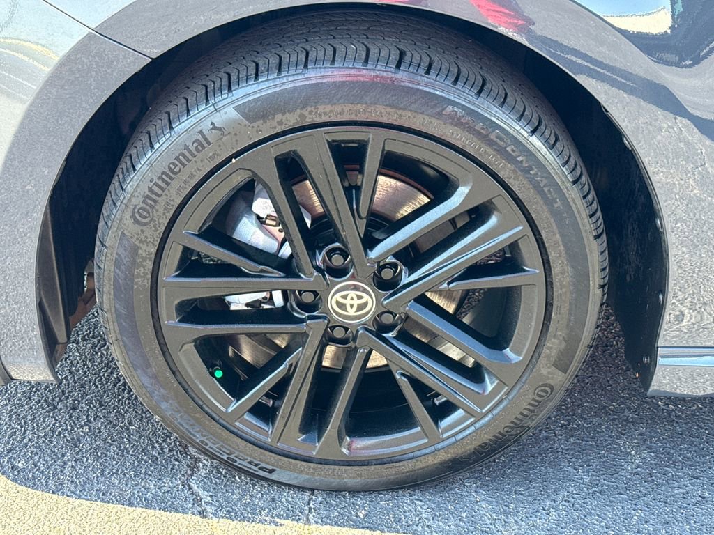 Used 2025 Toyota Camry SE image 11