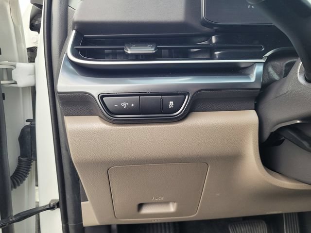 Used 2025 Kia Carnival LX FWD image 23