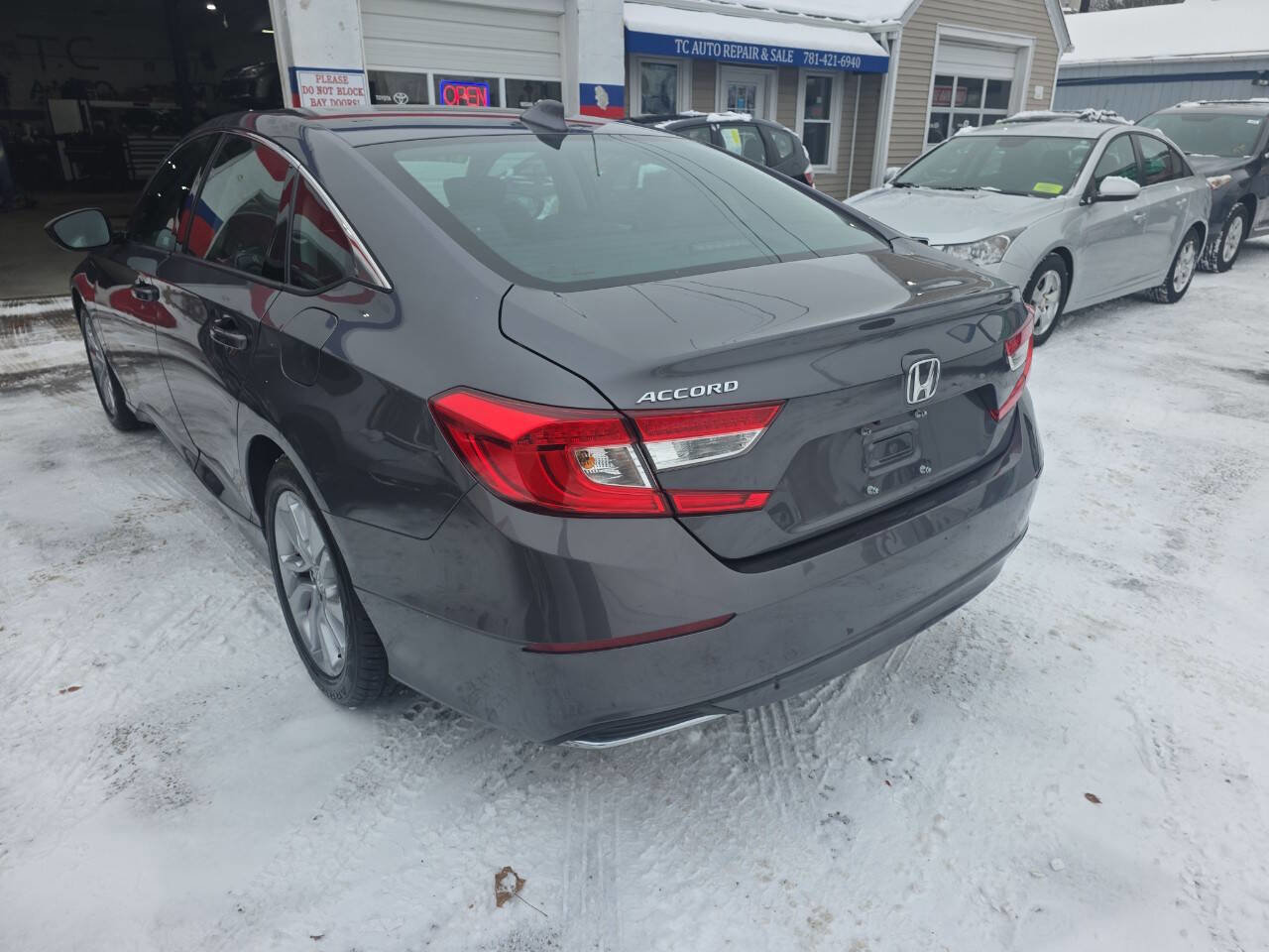 Used 2019 Honda Accord LX image 5