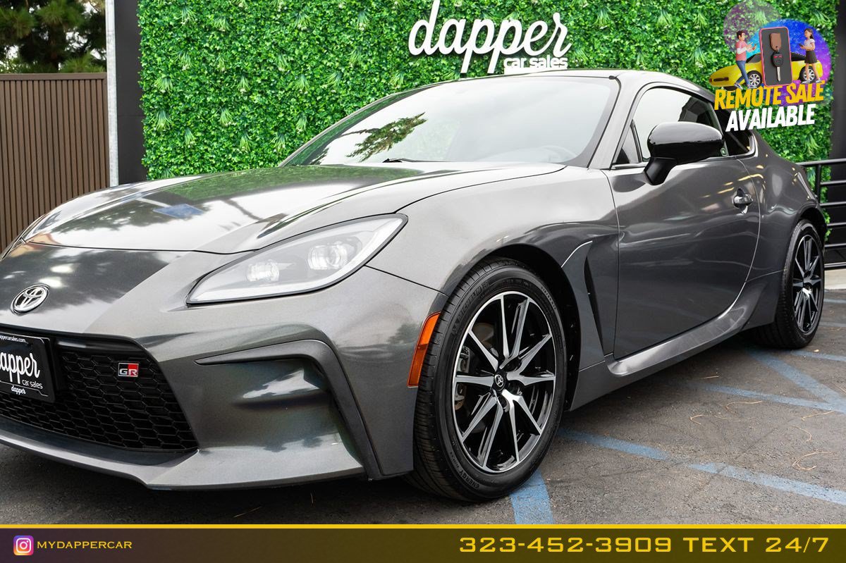 Used 2022 Toyota GR86 w/ ALL Weather Mat Package (TMS) RWD image 2