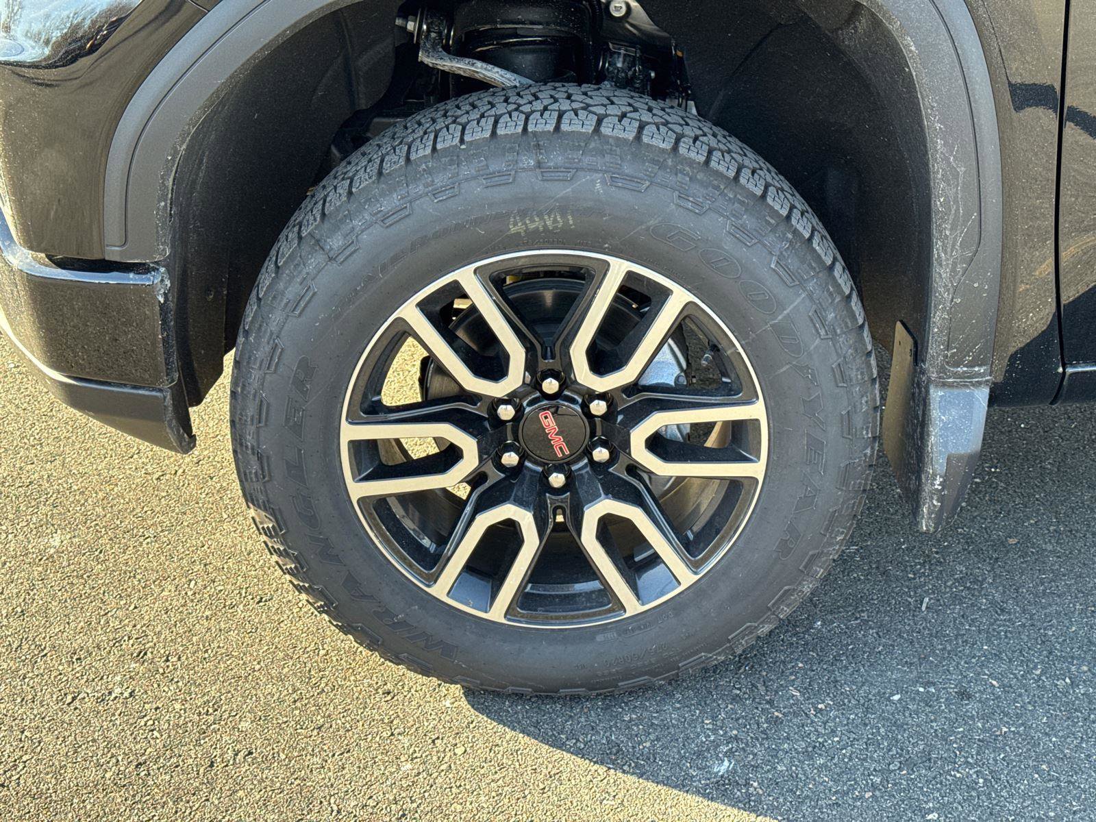 New 2026 GMC Sierra 1500 AT4 w/ Technology Package image 10