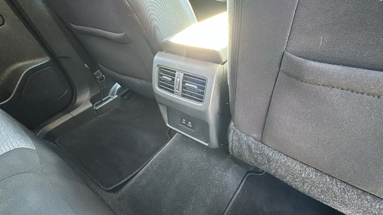 Used 2022 Nissan Rogue SV AWD/4WD image 24