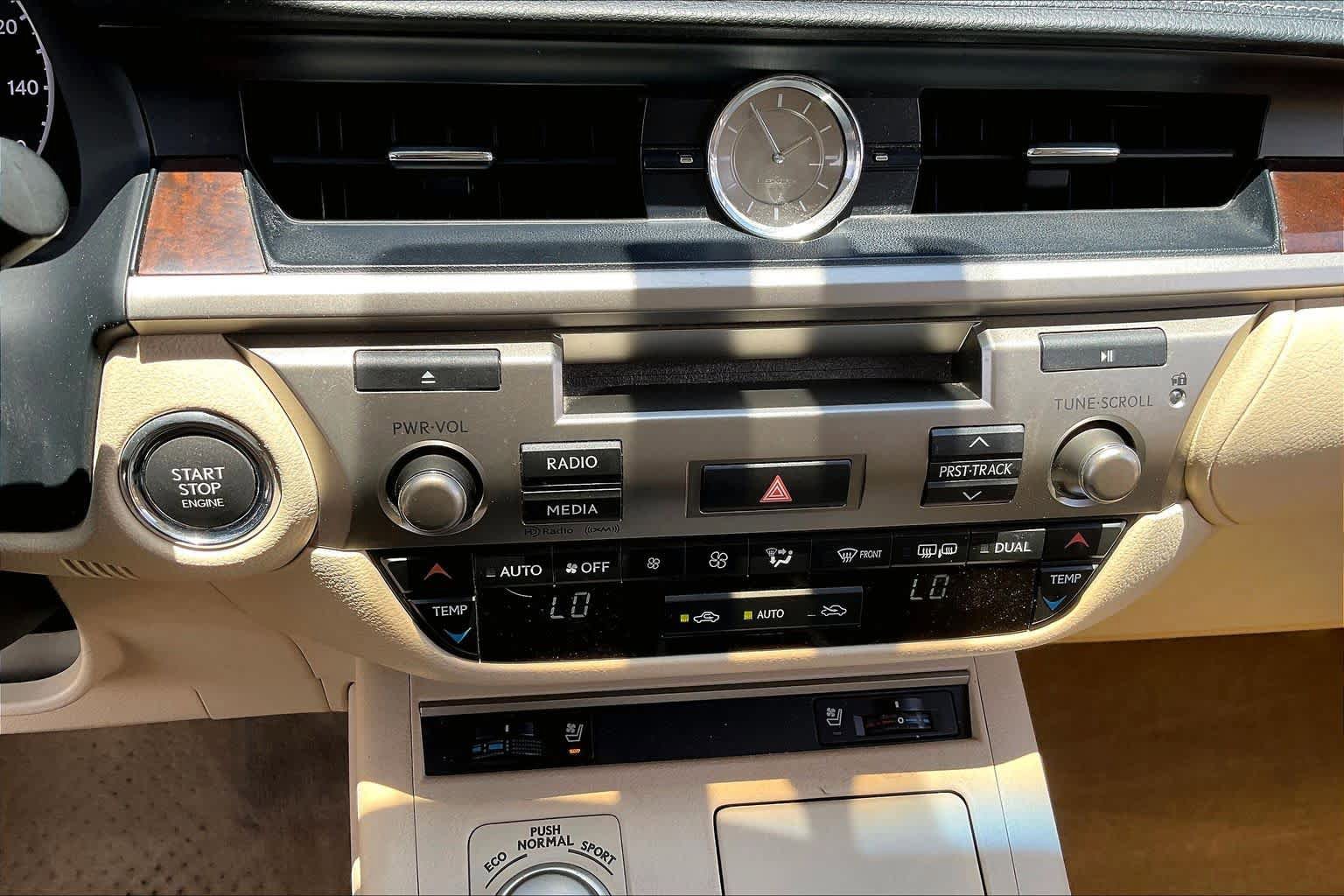 Used 2014 Lexus ES 350 w/ Premium Package FWD image 32