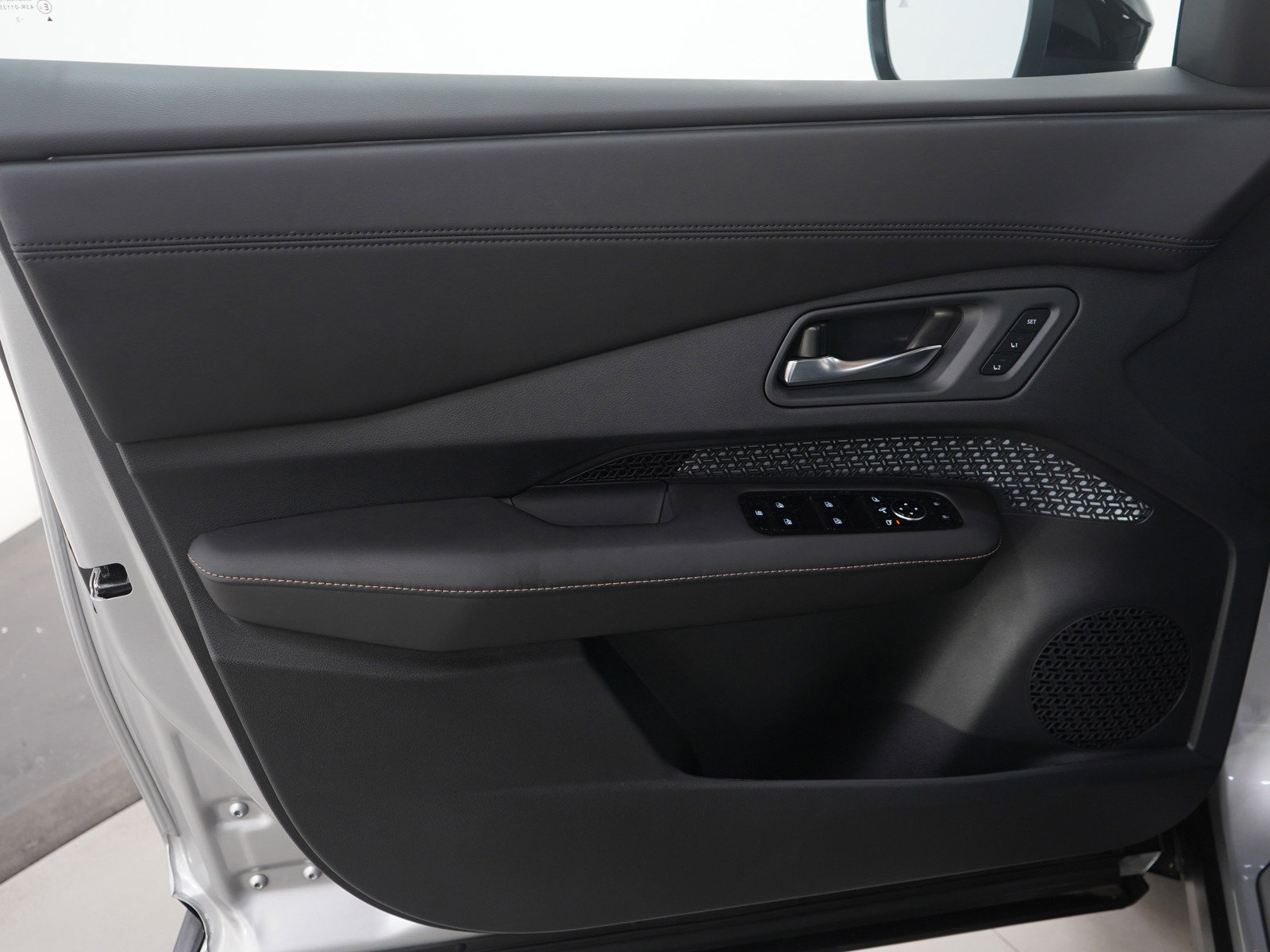 Used 2023 Nissan Ariya AWD image 20