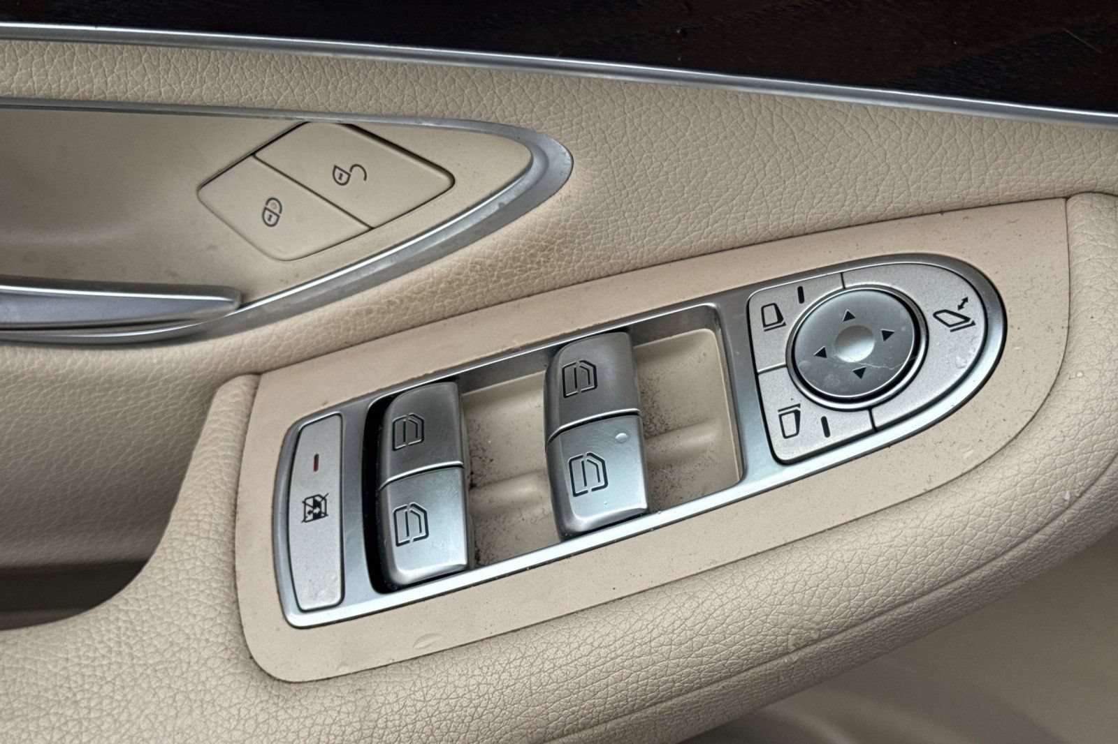 Used 2019 Mercedes-Benz GLC 300 4MATIC image 12