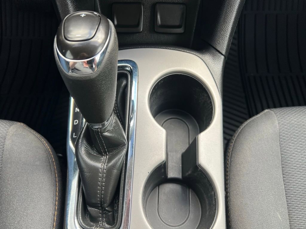 Used 2017 Chevrolet Cruze LS FWD image 30