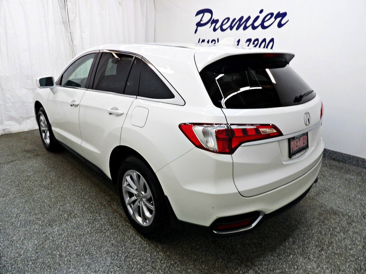 Used 2017 Acura RDX w/ Technology Package AWD/4WD image 4
