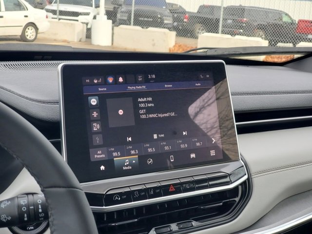 Certified 2023 Jeep Compass Limited image 18