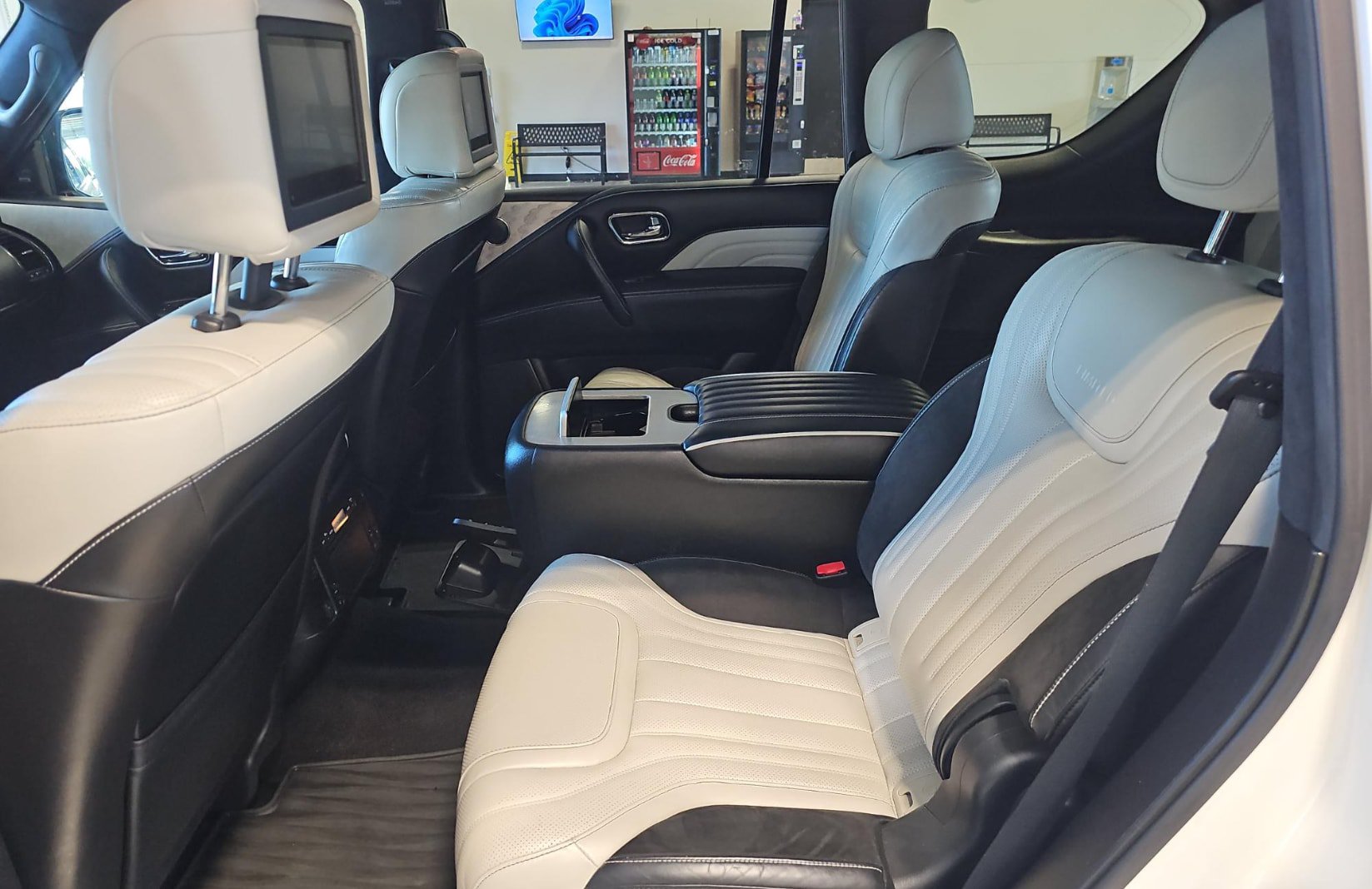 Used 2019 INFINITI QX80 Limited AWD/4WD image 5